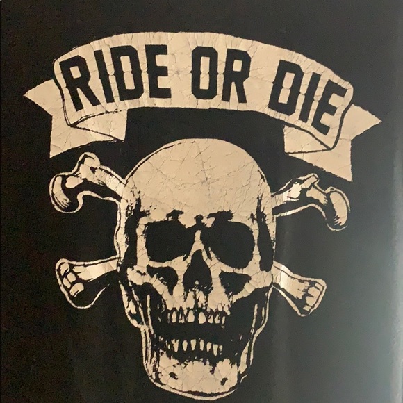 Graphic Tee - Picture 4 of 5